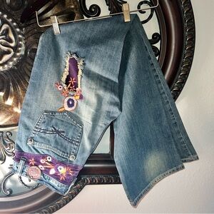 Double D Ranch Women’s Distressed Blue Denim Jeans Pants Embroidered Accents 6